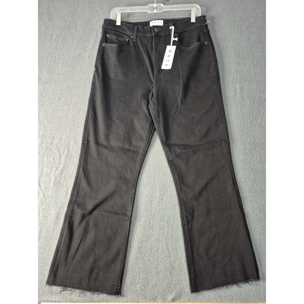 Daze Denim Shy Girl Black High Rise Crop Flare Jeans Women's Sz 31 (12) NWT